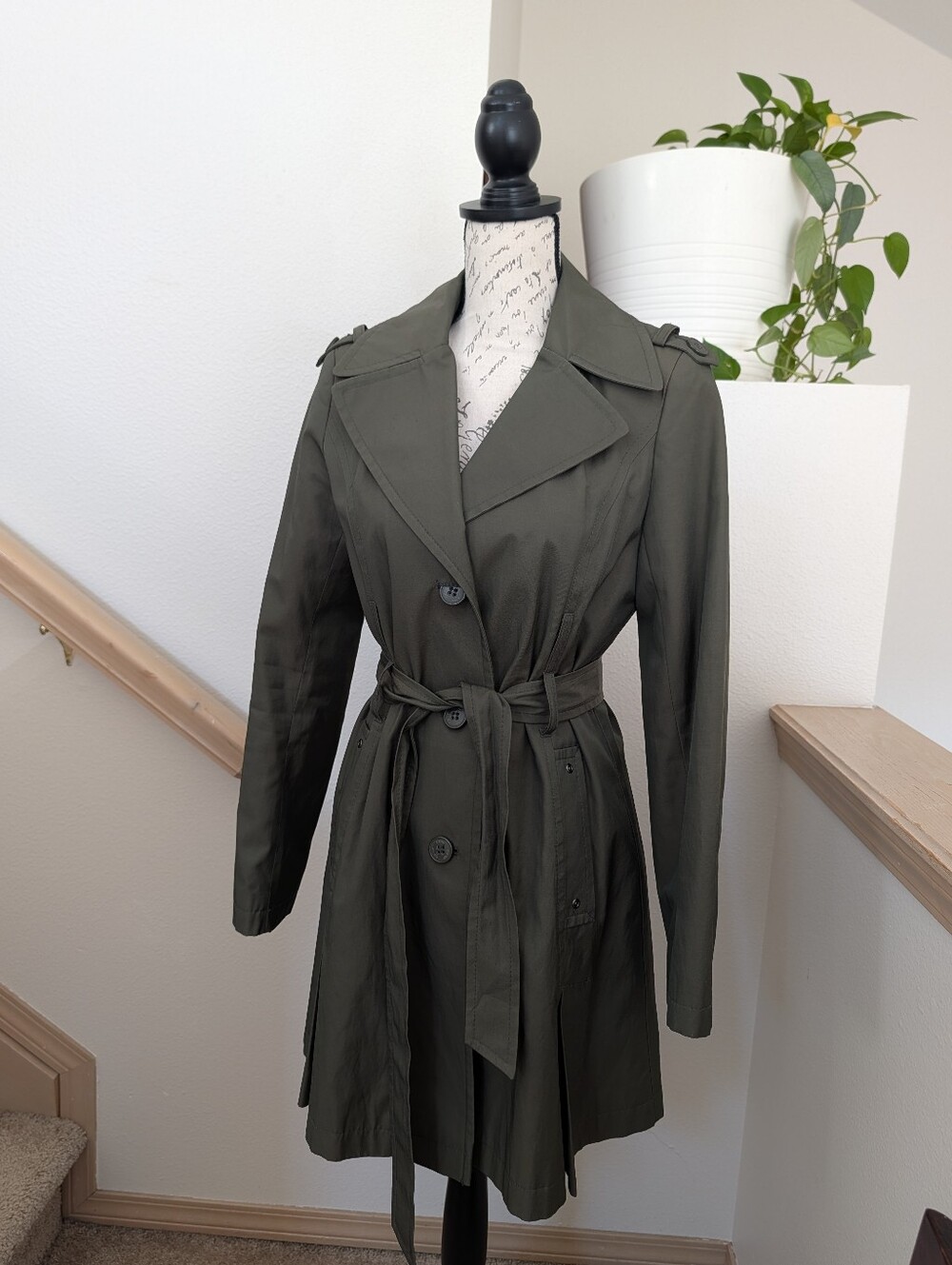 DKNY Single-Breasted Trench Coat - Olive Green, Small